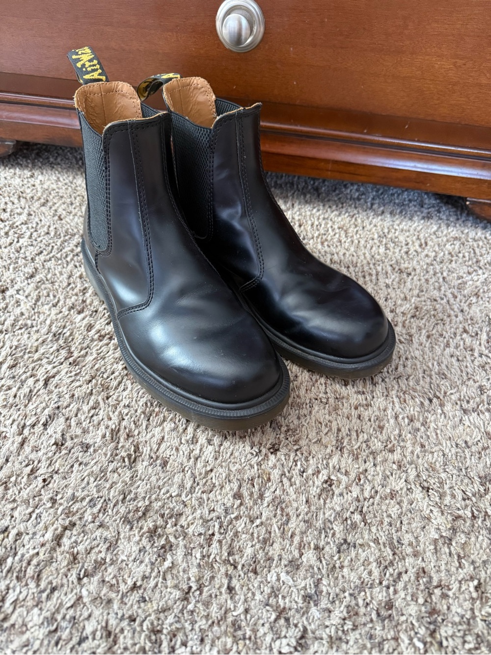 Dr. Martens Black Leather Chelsea Boots Size 7